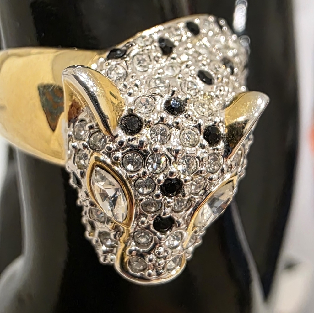 Elegant Gold and Silver Panther Ring With Swarowski Crystals